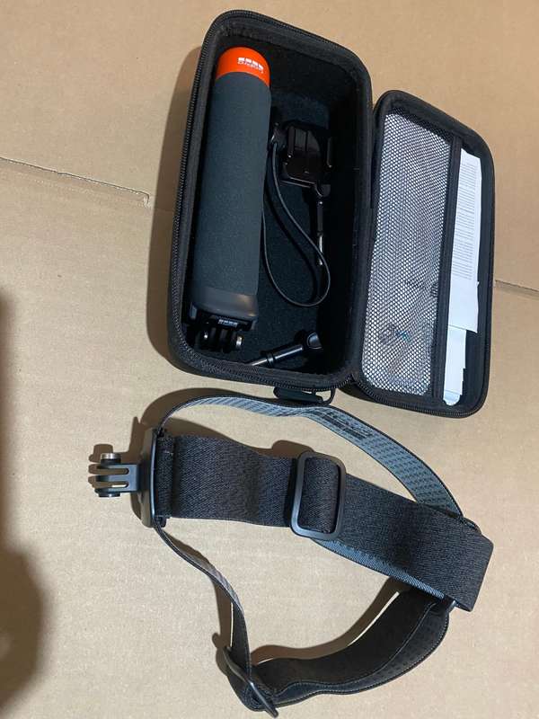 GOPRO HERO PROTECTIVE / ANTI-SHOCK  CASING   (  HOLSTER )  & BRACKET